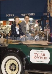 Photos de Mackenzie Rosman - Hollywood Christmas Parade 11.27.2005 - 13